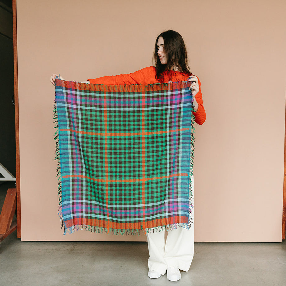 小物 POST O'ALLS E-Z SCARF BY DAILY CURE Sprigs Faux Fur Pull-Through Scarf with Zipper Pocket - QVC.com